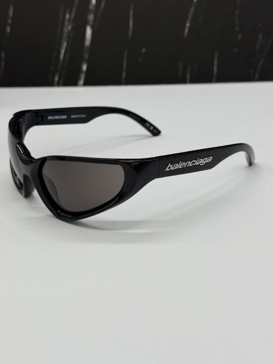 NEW BALENCIAGA BB0202S 001 BLACK OVERSIZED WOMEN SUNGLASSES BALENCIAGA EYEWEAR main image 10